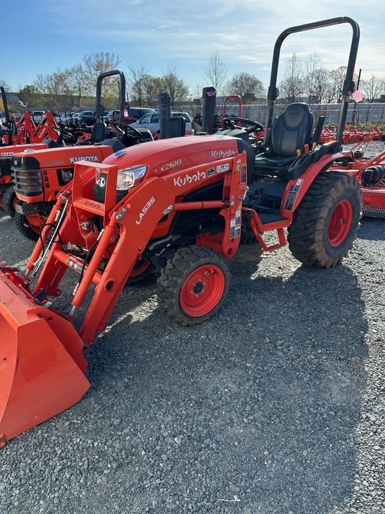 Kubota LX2610HSD w/ LA535 loader